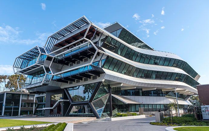 Daftar Universitas Negeri Terbaik di Australia 2025